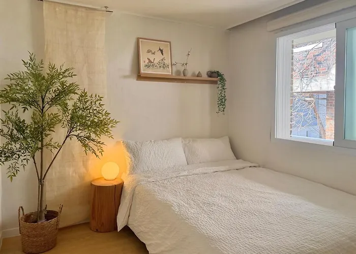 Yeonnam Near Hongdae Station & Airport Railroad * ソウル特別市