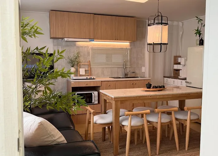 Yeonnam Near Hongdae Station & Airport Railroad ソウル特別市