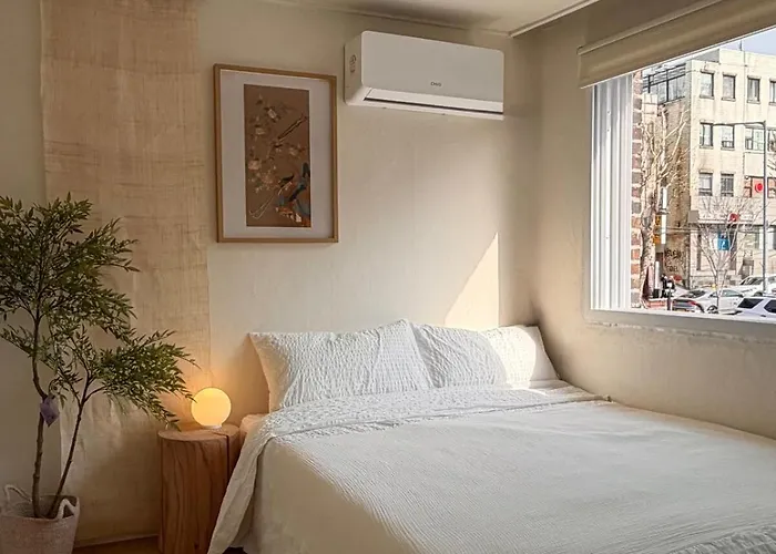 Yeonnam Near Hongdae Station & Airport Railroad