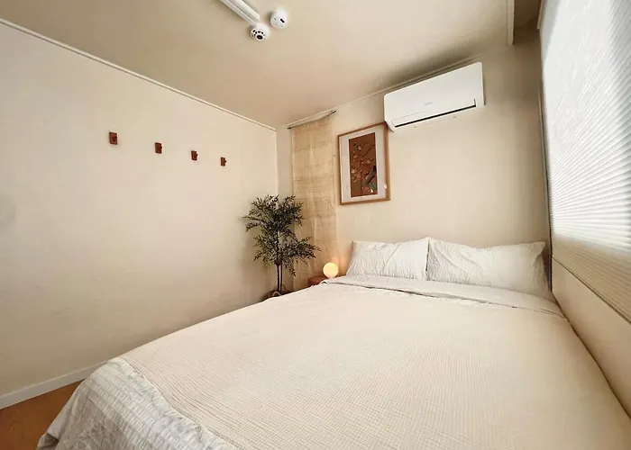 Yeonnam Near Hongdae Station & Airport Railroad * ソウル特別市